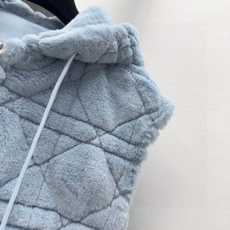 chr1st1an D10r outwear